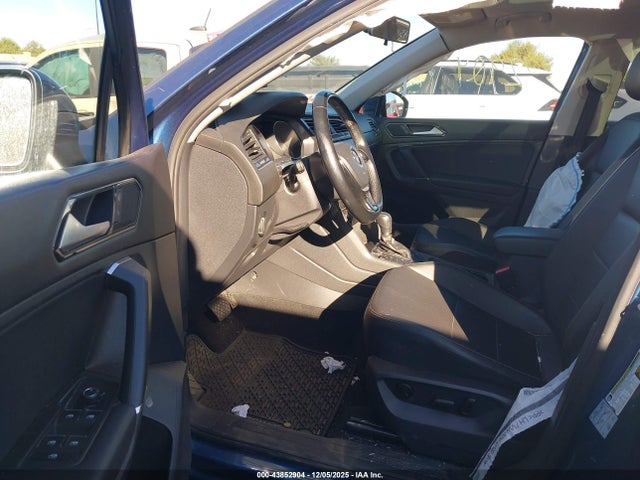 3VV3B7AX4JM087882 Volkswagen Tiguan 2.0t Se/2.0t Sel
