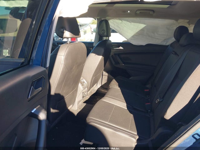 3VV3B7AX4JM087882 Volkswagen Tiguan 2.0t Se/2.0t Sel