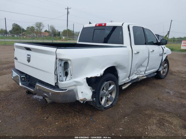2018 RAM 1500 1C6RR6LT7JS105587 Photo 3