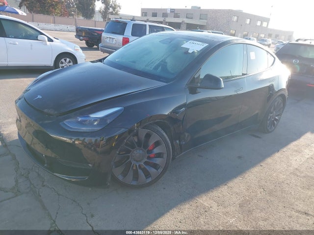 2024 TESLA MODEL Y 7SAYGDEF2RF069471 Photo 1