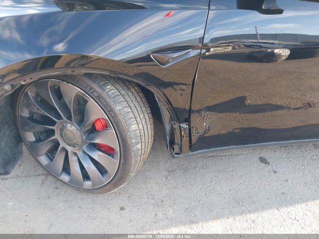 2024 TESLA MODEL Y 7SAYGDEF2RF069471 Photo 5