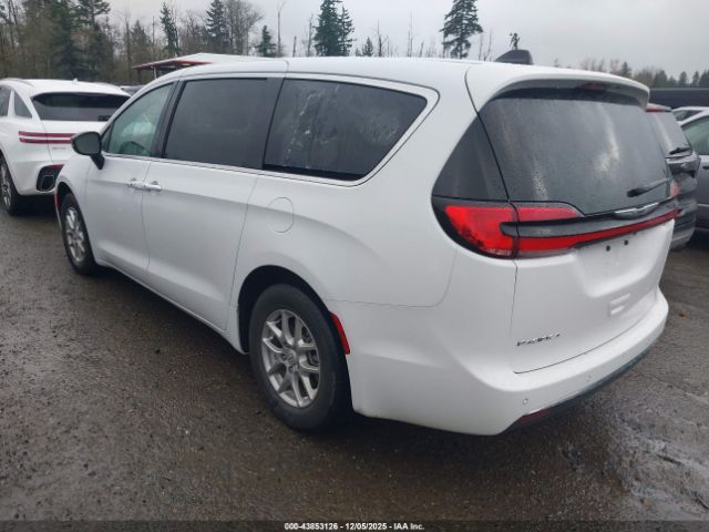 2025 CHRYSLER PACIFICA 2C4RC1BG1SR581645 Photo 2