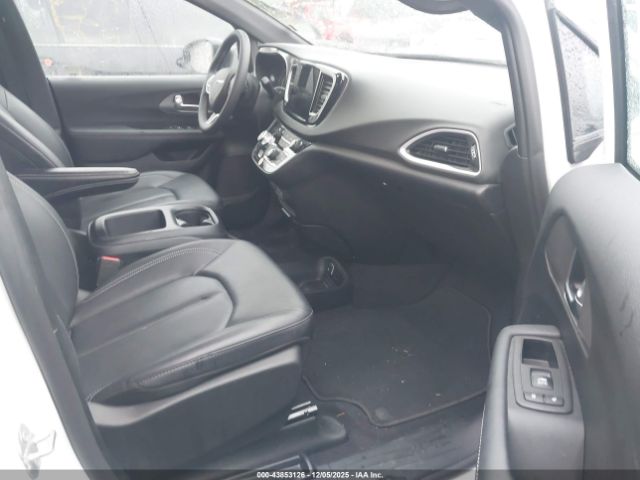 2025 CHRYSLER PACIFICA 2C4RC1BG1SR581645 Photo 4