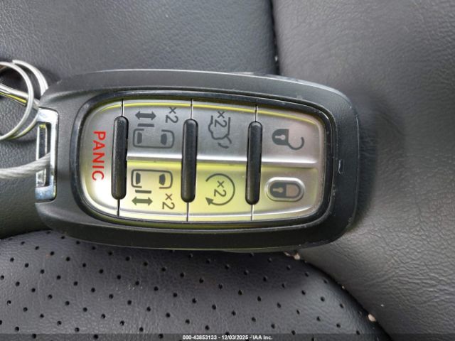 2023 CHRYSLER PACIFICA HYBRID 2C4RC1L74PR556194 Photo 10