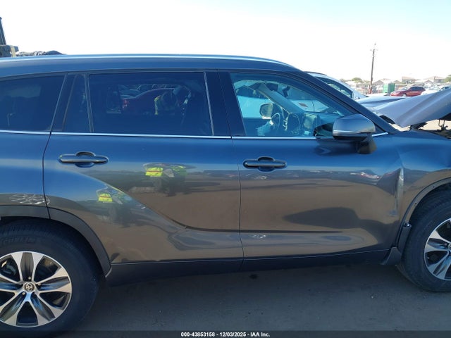5TDGZRAH0LS005827 Toyota Highlander Xle