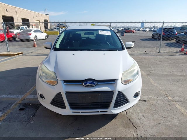 1FADP3K22EL421338 Ford FOCUS SE