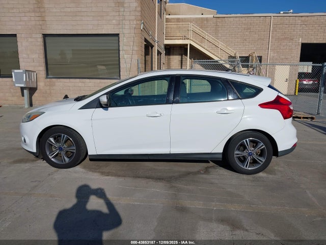 1FADP3K22EL421338 Ford FOCUS SE