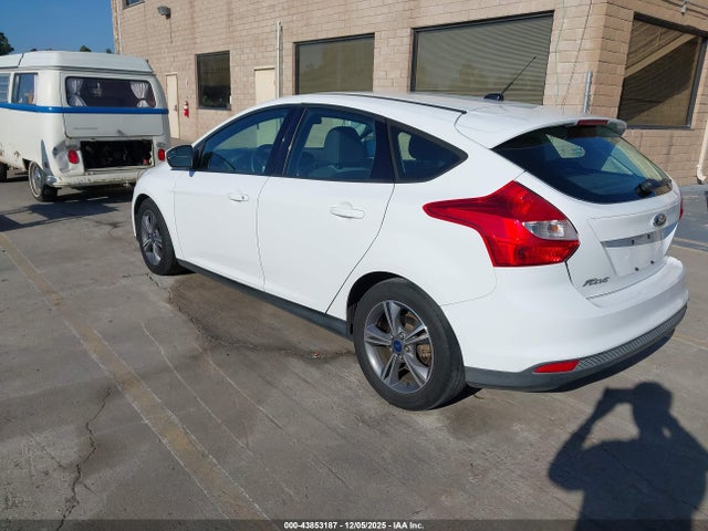 1FADP3K22EL421338 Ford FOCUS SE