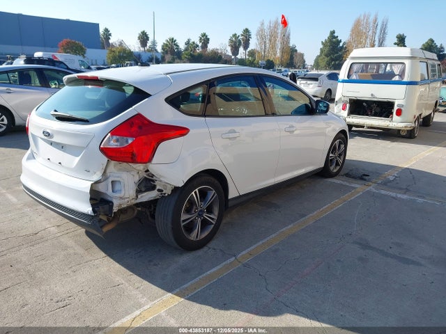 1FADP3K22EL421338 Ford FOCUS SE