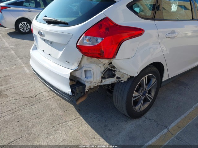 1FADP3K22EL421338 Ford FOCUS SE
