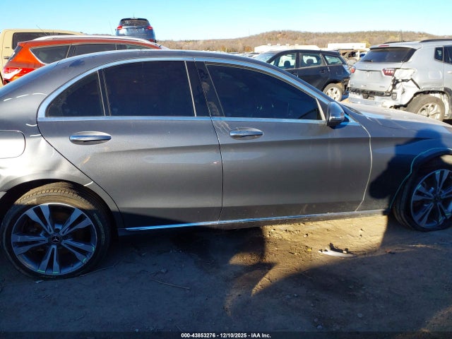 43853276 :رقم المزاد ، W1KWF8EB5MR653190 vin ، 2021 Mercedes-benz C 300 4matic مزاد بيع