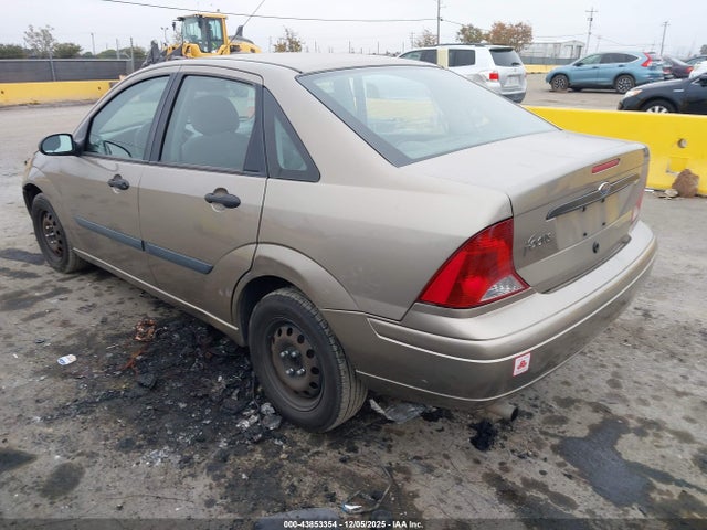 2003 FORD FOCUS 1FAFP33Z23W273966 Photo 2