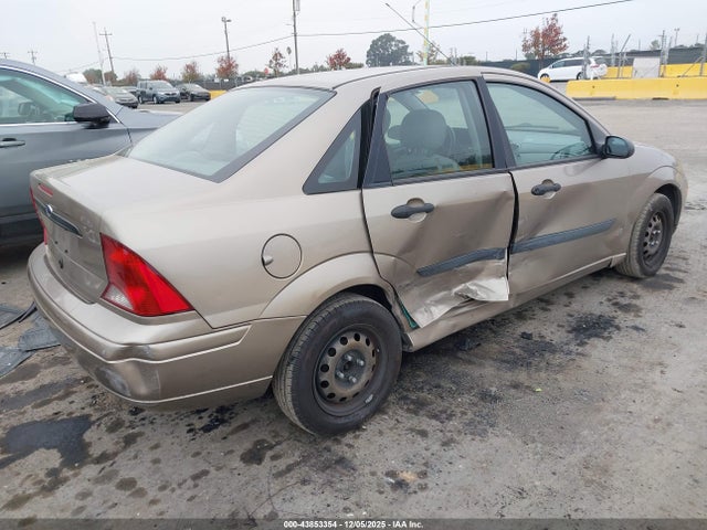 2003 FORD FOCUS 1FAFP33Z23W273966 Photo 3