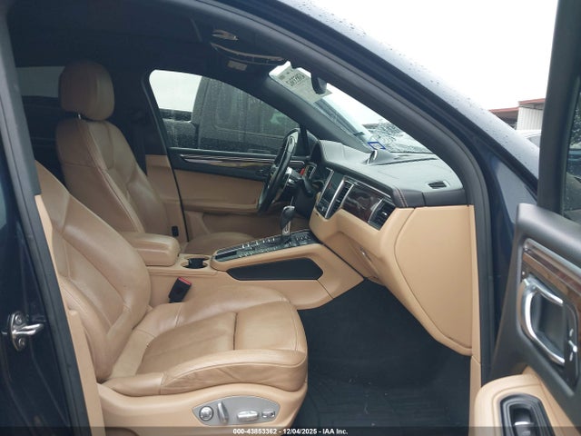 2017 PORSCHE MACAN WP1AA2A50HLB09610 Photo 4