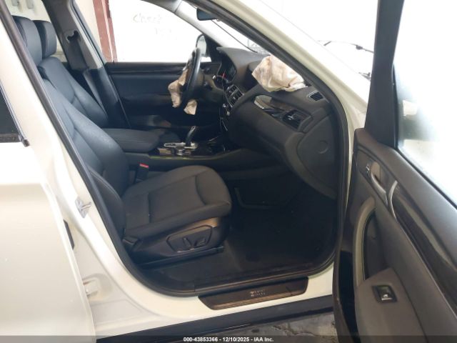 2017 BMW X3 5UXWX9C39H0W74044 Photo 4