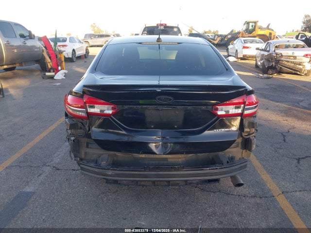 3FA6P0SU1JR161695 Ford Fusion Energi Titanium
