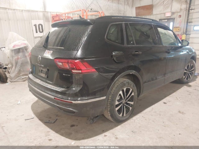 2023 VOLKSWAGEN TIGUAN 3VVFB7AX6PM023302 Photo 3