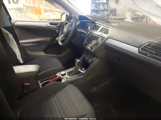 2023 VOLKSWAGEN TIGUAN 3VVFB7AX6PM023302 Photo 4
