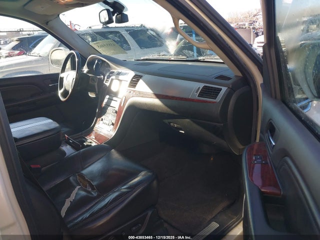 2008 CADILLAC ESCALADE ESV 1GYFK66848R202393 Photo 4