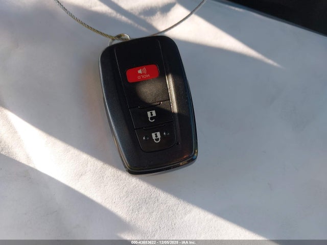 JTDKAMFUXN3176132 Toyota Prius L