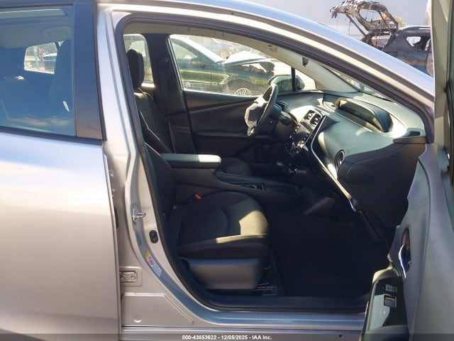 JTDKAMFUXN3176132 Toyota Prius L
