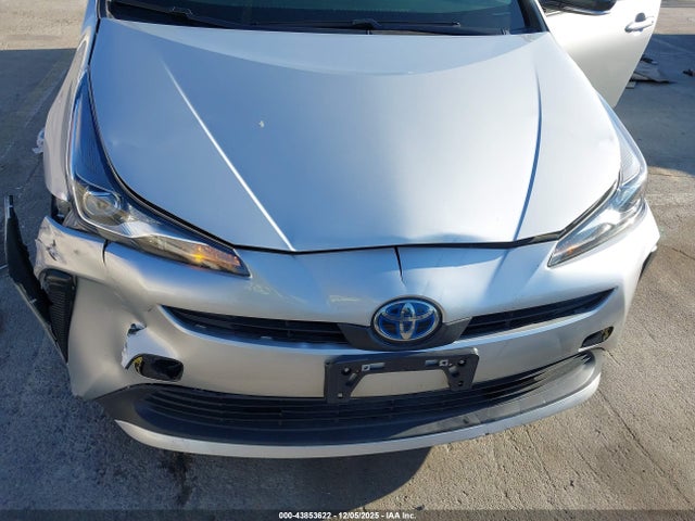 JTDKAMFUXN3176132 Toyota Prius L