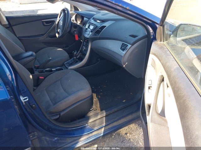 5NPDH4AEXGH789136 Hyundai ELANTRA SE