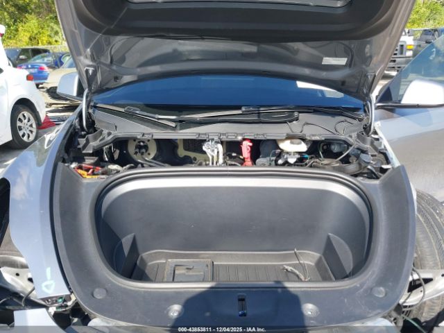 2025 TESLA MODEL Y 7SAYGDEF5SA342275 Photo 9