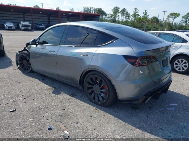 2025 TESLA MODEL Y 7SAYGDEF5SA342275 Photo 2