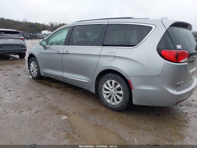 2018 Chrysler Pacifica Touring L მანქანა იყიდება აუქციონზე, vin: 2C4RC1BGXJR110835, აუქციონის ნომერი: 43853834