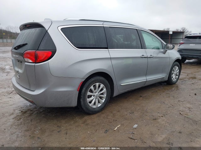 2018 Chrysler Pacifica Touring L მანქანა იყიდება აუქციონზე, vin: 2C4RC1BGXJR110835, აუქციონის ნომერი: 43853834