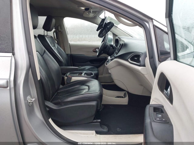 2018 Chrysler Pacifica Touring L მანქანა იყიდება აუქციონზე, vin: 2C4RC1BGXJR110835, აუქციონის ნომერი: 43853834