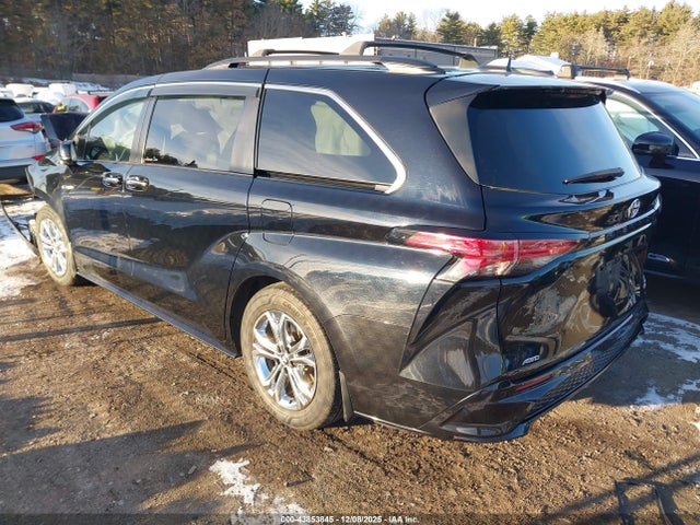 5TDDSKFC0NS052984 Toyota Sienna Xse