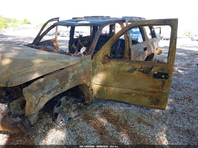 2002 CADILLAC ESCALADE 1GYEK63N32R207002 Photo 1