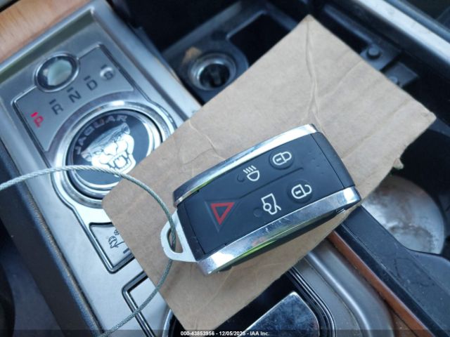 2010 JAGUAR XF SAJWA0FA6AHR69605 Photo 10
