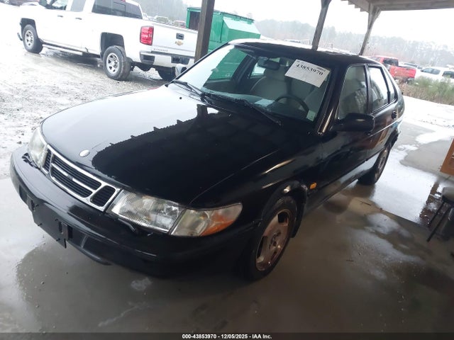 1998 SAAB 900 YS3DD58B2W2010642 Photo 1