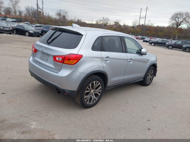 2017 MITSUBISHI OUTLANDER SPORT JA4AP3AU3HZ066921 Photo 3
