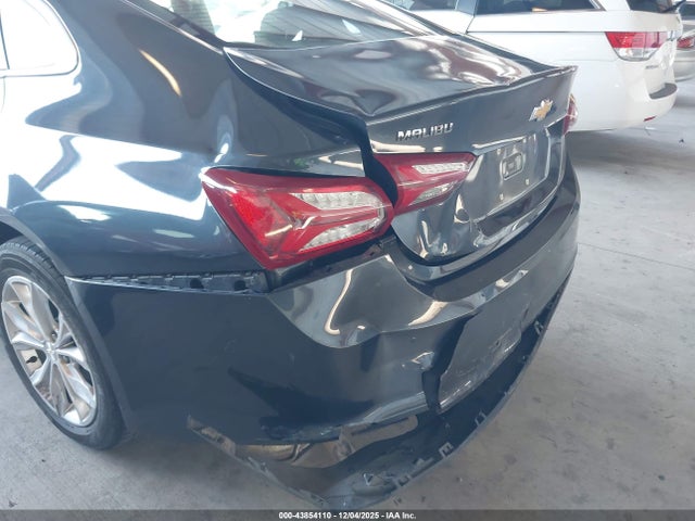 1G1ZD5ST3LF089136 Chevrolet Malibu Fwd Lt