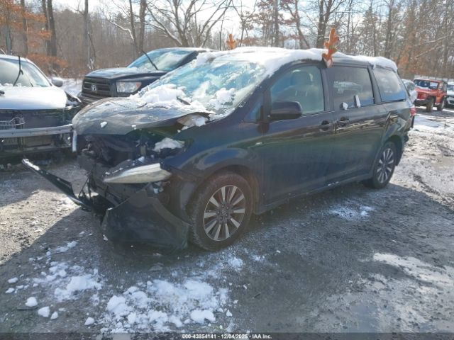 2018 TOYOTA SIENNA 5TDJZ3DC6JS197030 Photo 1