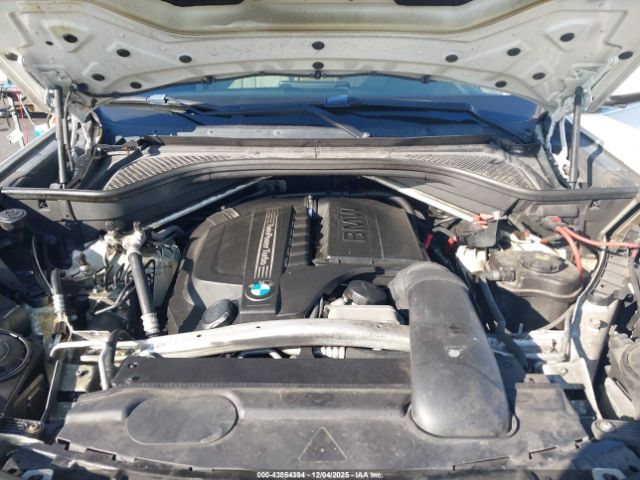 2016 BMW X5 5UXKR2C57G0H41775 Photo 9