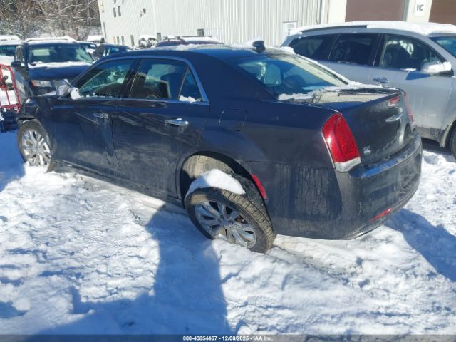 2018 CHRYSLER 300 2C3CCAKG1JH268030 Photo 2