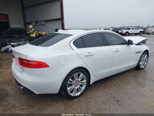 2019 JAGUAR XE SAJAD4FX7KCP51359 Photo 3