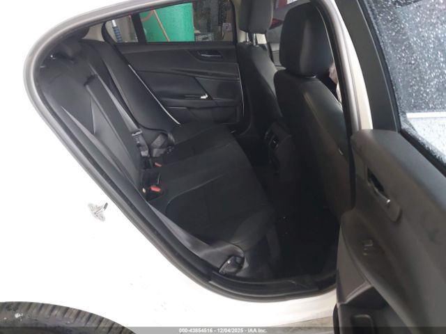 2019 JAGUAR XE SAJAD4FX7KCP51359 Photo 7
