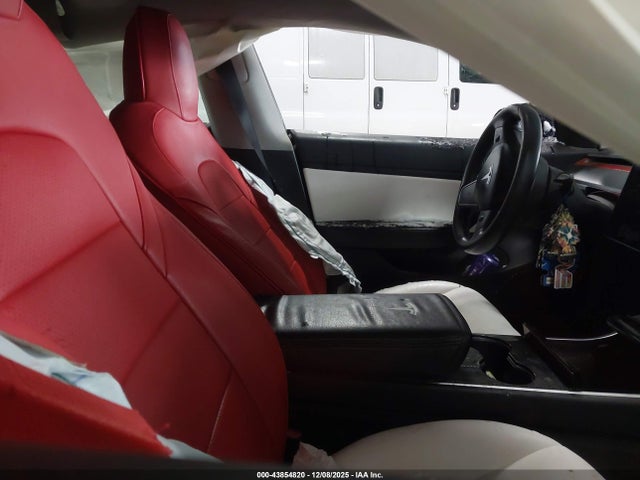 2019 TESLA MODEL 3 5YJ3E1EB3KF390515 Photo 4