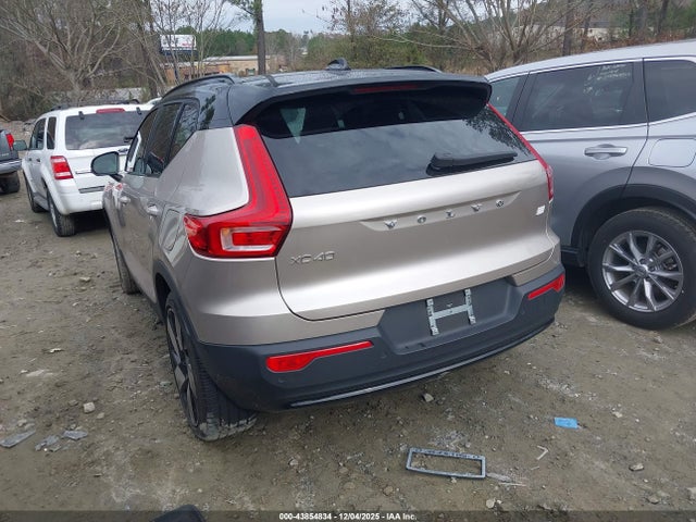 2023 VOLVO XC40 RECHARGE PURE ELECTRIC YV4ED3UW2P2070931 Photo 2