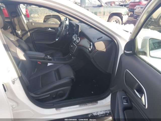 2016 MERCEDES-BENZ GLA 250 WDCTG4GB2GJ188980 Photo 4