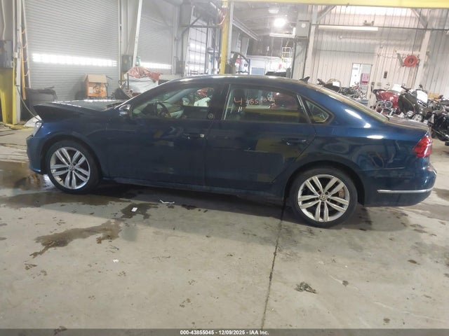 1VWLA7A36KC003866 Volkswagen Passat 2.0t Wolfsburg Edition