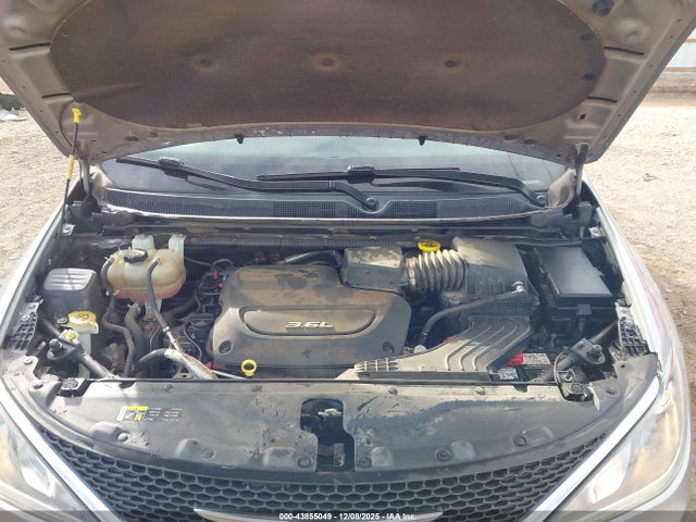 Продаж на аукціоні авто 2017 Chrysler Pacifica Touring Plus, vin: 2C4RC1BG1HR841406, номер лоту: 43855049
