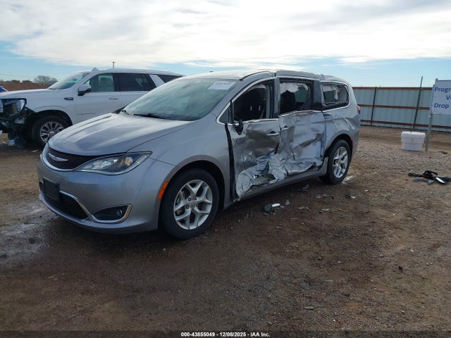 Продаж на аукціоні авто 2017 Chrysler Pacifica Touring Plus, vin: 2C4RC1BG1HR841406, номер лоту: 43855049