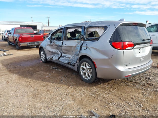 Продаж на аукціоні авто 2017 Chrysler Pacifica Touring Plus, vin: 2C4RC1BG1HR841406, номер лоту: 43855049
